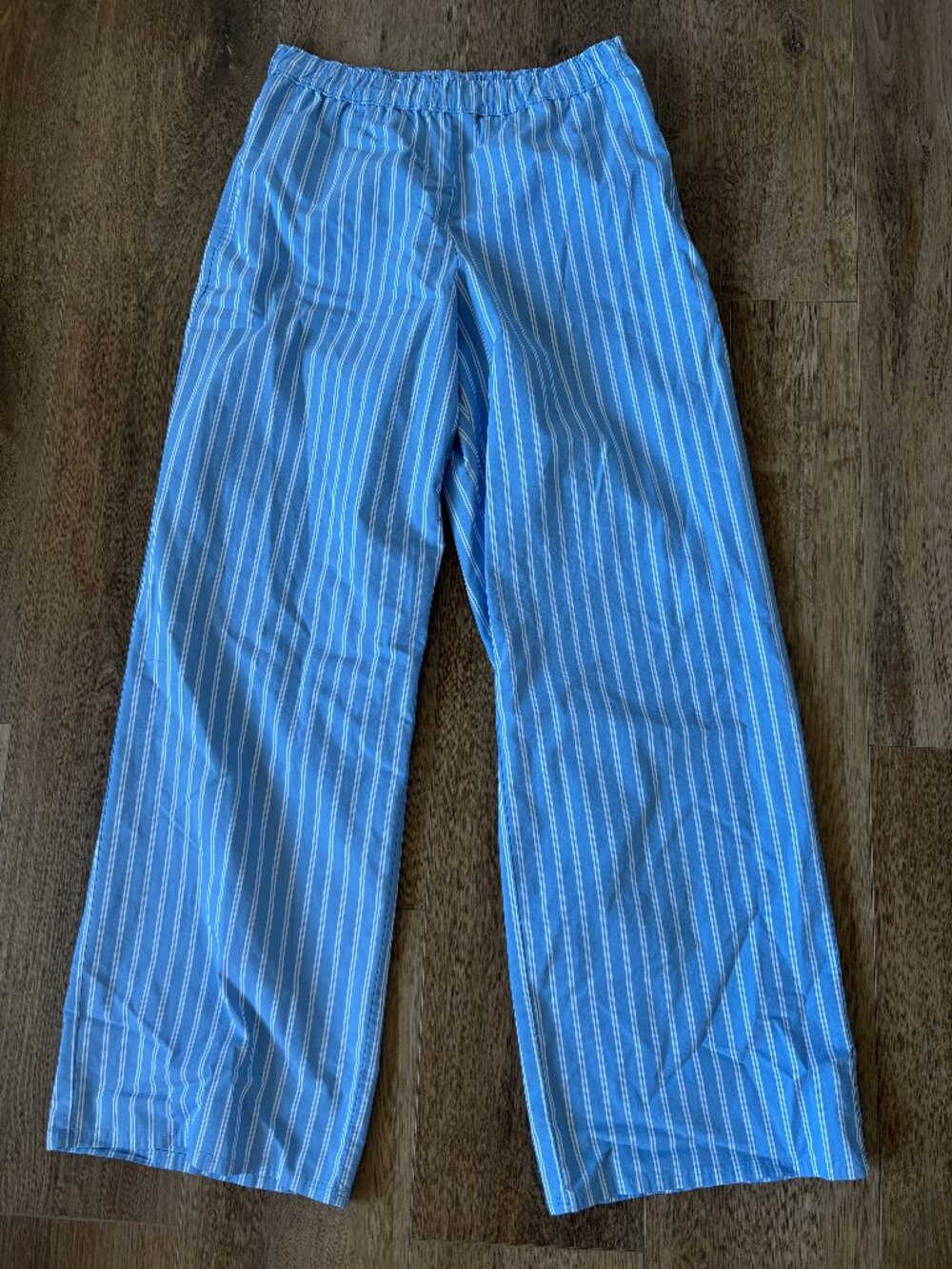 Hollister Blue and White Striped Pajama Pants - Size Small